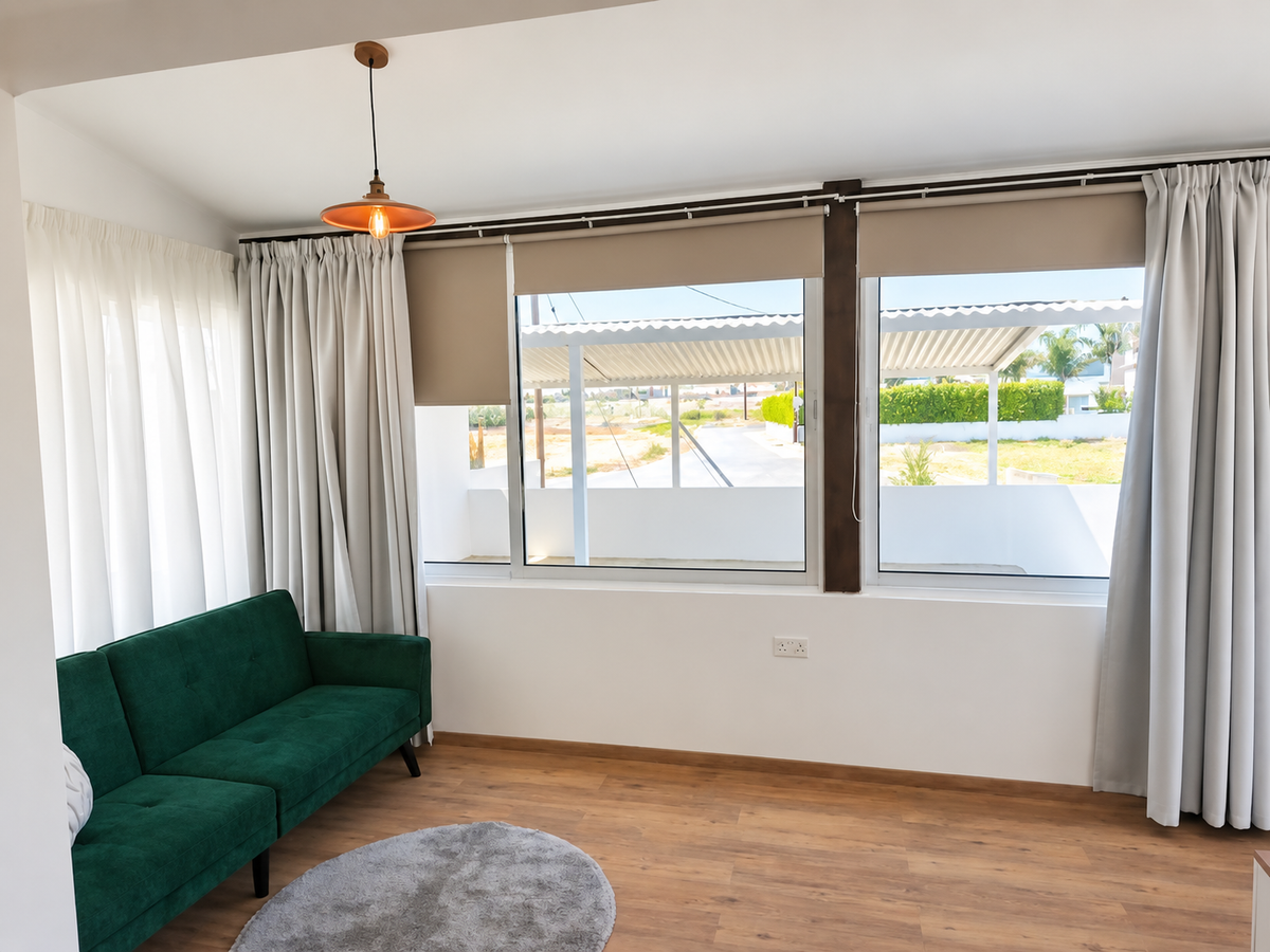 Renovated 1-Bedroom Semi-Detached House – 4 Minutes from the Beach