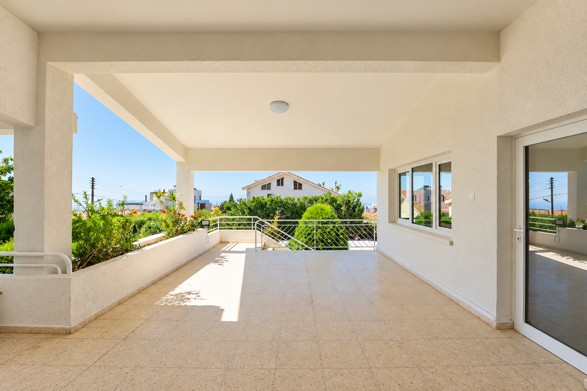 5-Bedroom Detached Villa with Private Pool & 926 m² Plot