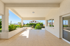5-Bedroom Detached Villa with Private Pool & 926 m² Plot