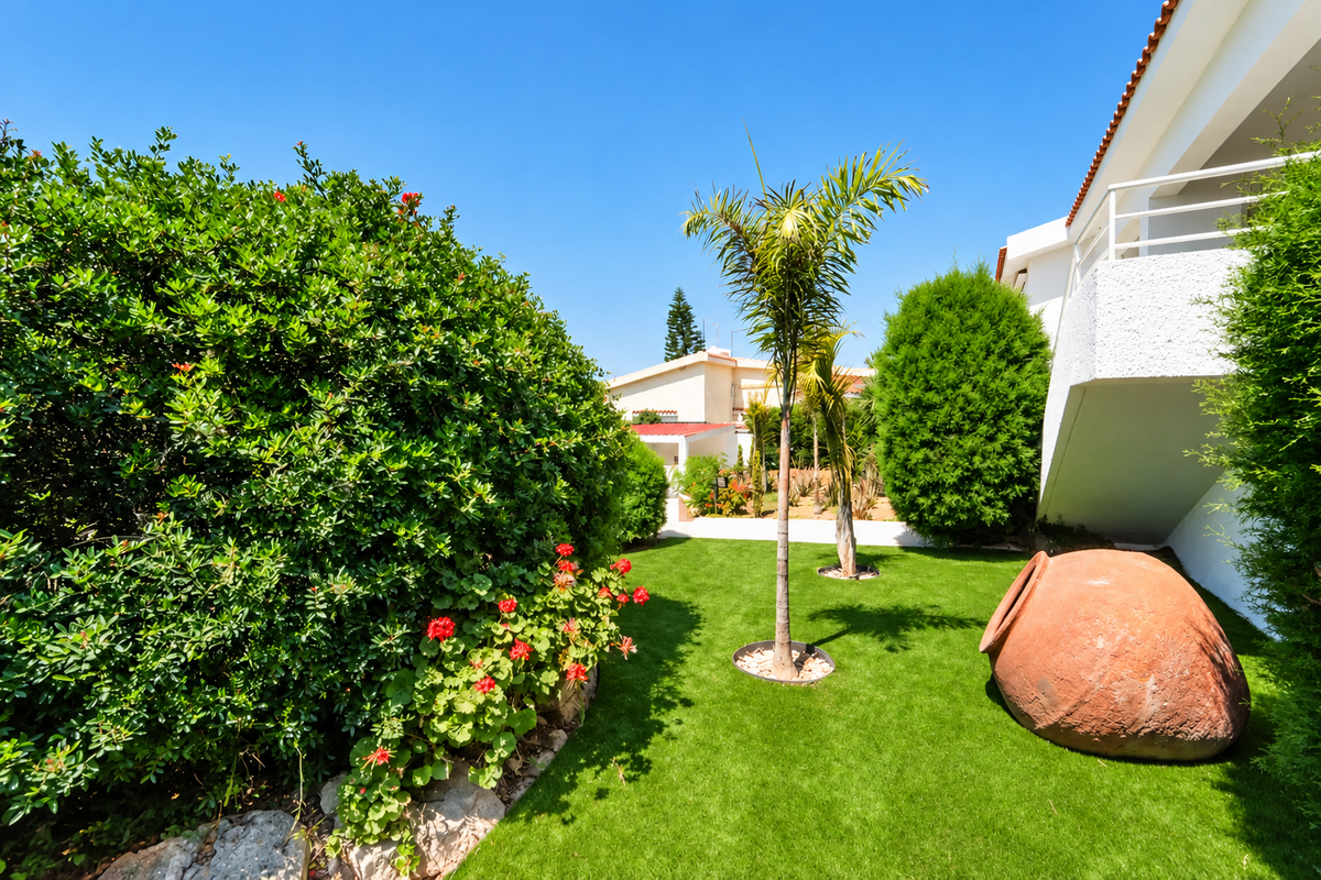 5-Bedroom Detached Villa with Private Pool & 926 m² Plot